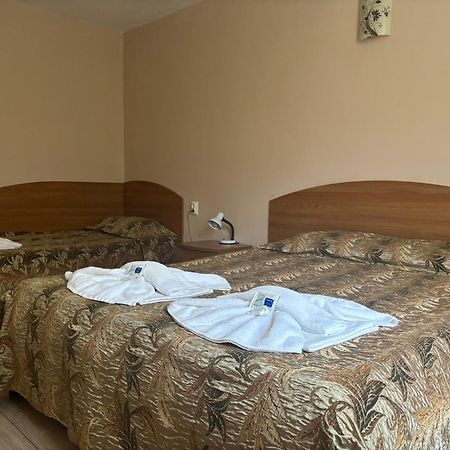 Family Hotel Central Burgas Exteriör bild