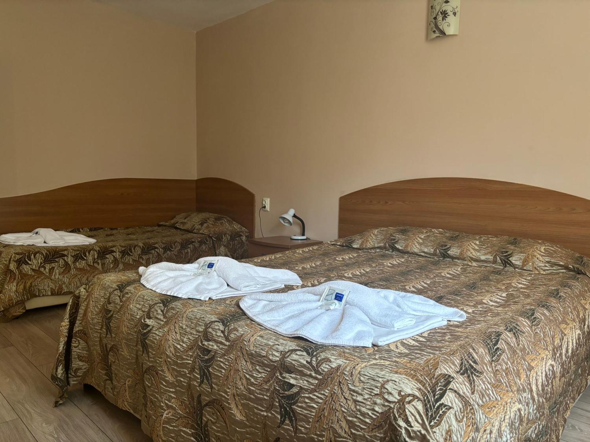 Family Hotel Central Burgas Exteriör bild